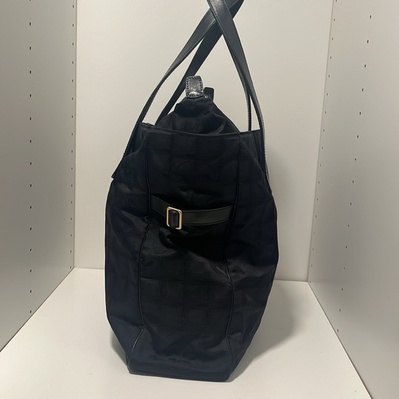 Authentic CHANEL GM Travel Line Tote Bag - Picture 4 of 9